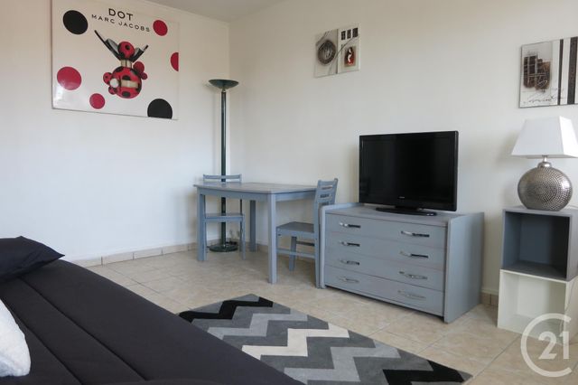 Afficher la photo en grand Appartement F1 à louer - 1 pièce - 26.0 m2 - MONTLUCON - 03 - AUVERGNE - Century 21 Pasquet Immobilier