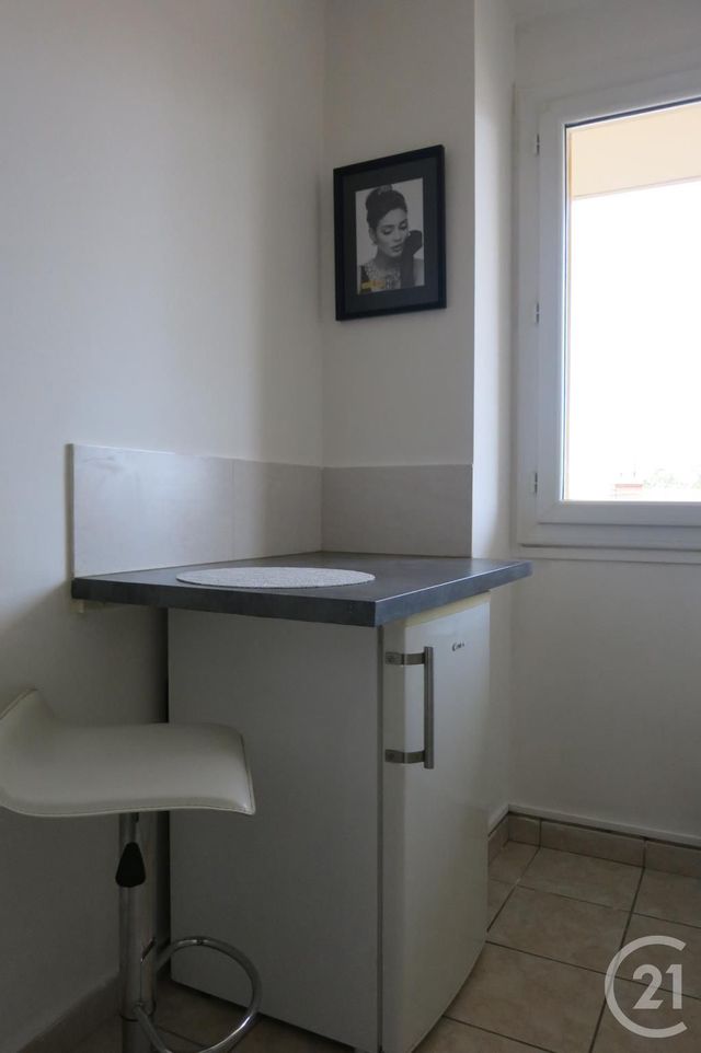 Afficher la photo en grand Appartement F1 à louer - 1 pièce - 26.0 m2 - MONTLUCON - 03 - AUVERGNE - Century 21 Pasquet Immobilier