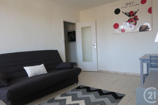 Afficher la photo en grand Appartement F1 à louer - 1 pièce - 26.0 m2 - MONTLUCON - 03 - AUVERGNE - Century 21 Pasquet Immobilier