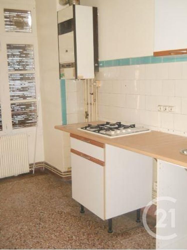 Afficher la photo en grand Appartement F2 à louer - 2 pièces - 45.0 m2 - MONTLUCON - 03 - AUVERGNE - Century 21 Pasquet Immobilier