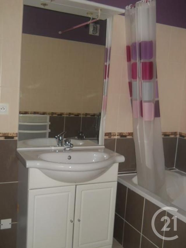 Afficher la photo en grand Studio à louer - 1 pièce - 29.14 m2 - MONTLUCON - 03 - AUVERGNE - Century 21 Pasquet Immobilier