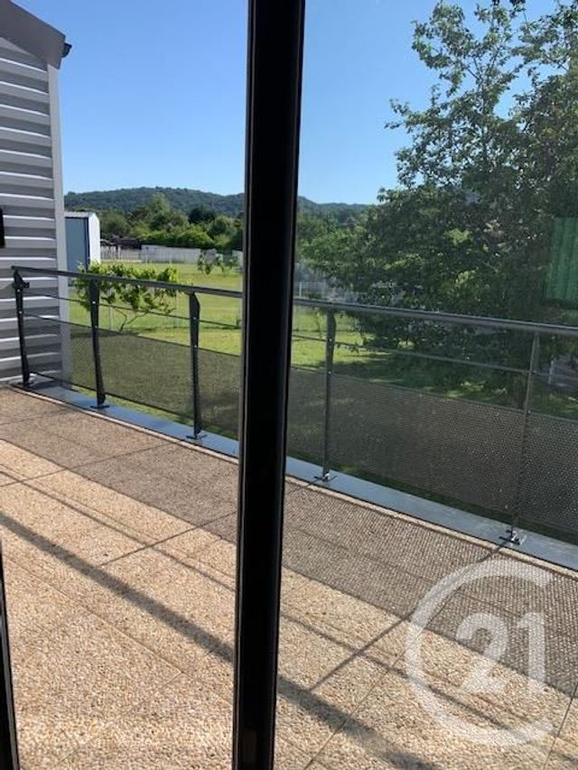 Afficher la photo en grand commerce à louer - 56.4 m2 - DESERTINES - 03 - AUVERGNE - Century 21 Pasquet Immobilier