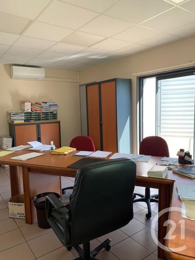 Afficher la photo en grand commerce à louer - 56.4 m2 - DESERTINES - 03 - AUVERGNE - Century 21 Pasquet Immobilier