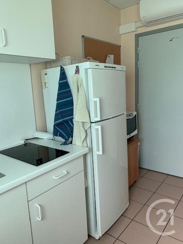 Afficher la photo en grand commerce à louer - 56.4 m2 - DESERTINES - 03 - AUVERGNE - Century 21 Pasquet Immobilier
