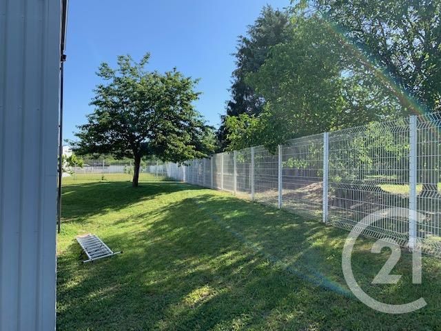 Afficher la photo en grand commerce à louer - 56.4 m2 - DESERTINES - 03 - AUVERGNE - Century 21 Pasquet Immobilier