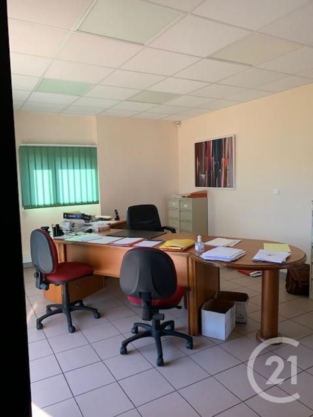 Afficher la photo en grand commerce à louer - 56.4 m2 - DESERTINES - 03 - AUVERGNE - Century 21 Pasquet Immobilier