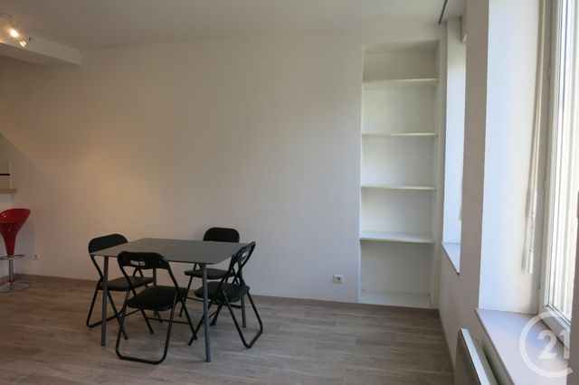 Afficher la photo en grand Appartement F2 à louer - 2 pièces - 40.0 m2 - MONTLUCON - 03 - AUVERGNE - Century 21 Pasquet Immobilier