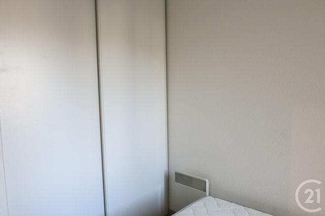 Afficher la photo en grand Appartement F2 à louer - 2 pièces - 40.0 m2 - MONTLUCON - 03 - AUVERGNE - Century 21 Pasquet Immobilier