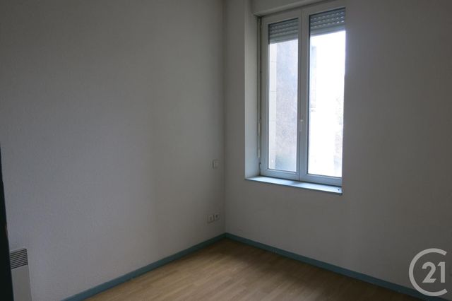 Afficher la photo en grand Appartement F2 à louer - 2 pièces - 40.0 m2 - MONTLUCON - 03 - AUVERGNE - Century 21 Pasquet Immobilier