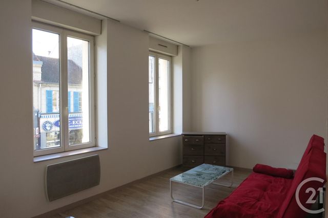 Afficher la photo en grand Appartement F2 à louer - 2 pièces - 40.0 m2 - MONTLUCON - 03 - AUVERGNE - Century 21 Pasquet Immobilier