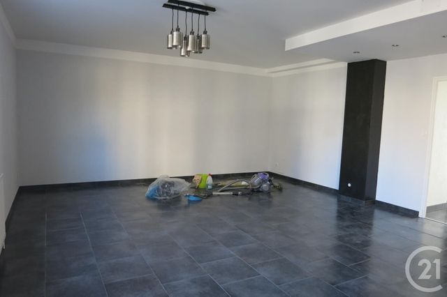 Afficher la photo en grand Appartement F3 à louer - 3 pièces - 73.86 m2 - MONTLUCON - 03 - AUVERGNE - Century 21 Pasquet Immobilier
