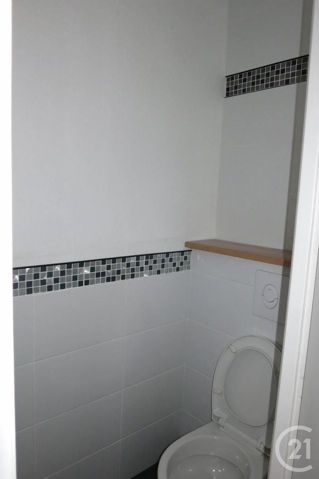 Afficher la photo en grand Appartement F3 à louer - 3 pièces - 73.86 m2 - MONTLUCON - 03 - AUVERGNE - Century 21 Pasquet Immobilier