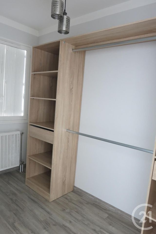 Afficher la photo en grand Appartement F3 à louer - 3 pièces - 73.86 m2 - MONTLUCON - 03 - AUVERGNE - Century 21 Pasquet Immobilier