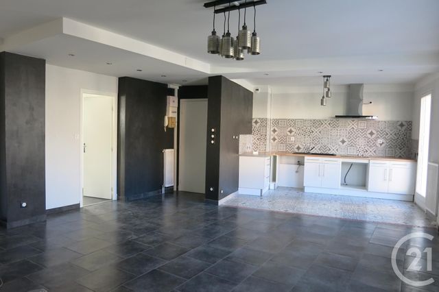 Afficher la photo en grand Appartement F3 à louer - 3 pièces - 73.86 m2 - MONTLUCON - 03 - AUVERGNE - Century 21 Pasquet Immobilier