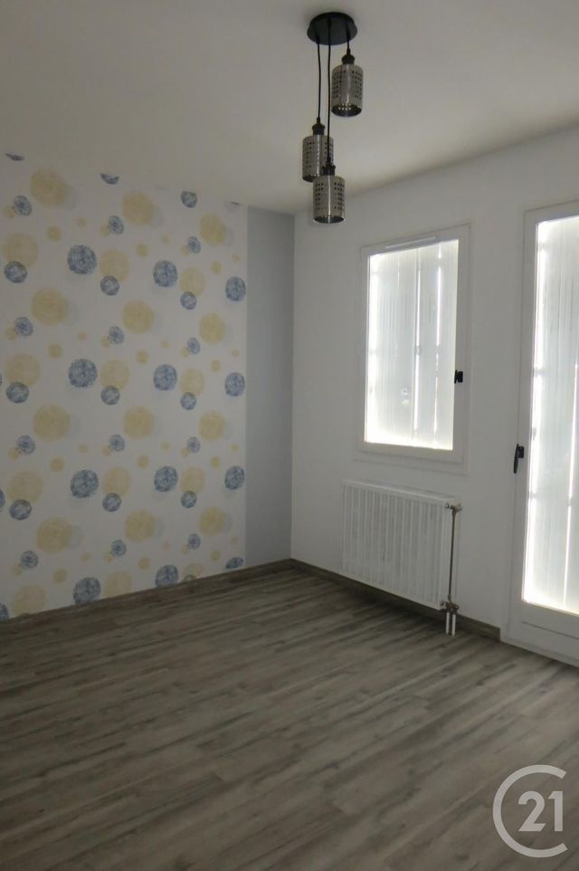 Afficher la photo en grand Appartement F3 à louer - 3 pièces - 73.86 m2 - MONTLUCON - 03 - AUVERGNE - Century 21 Pasquet Immobilier