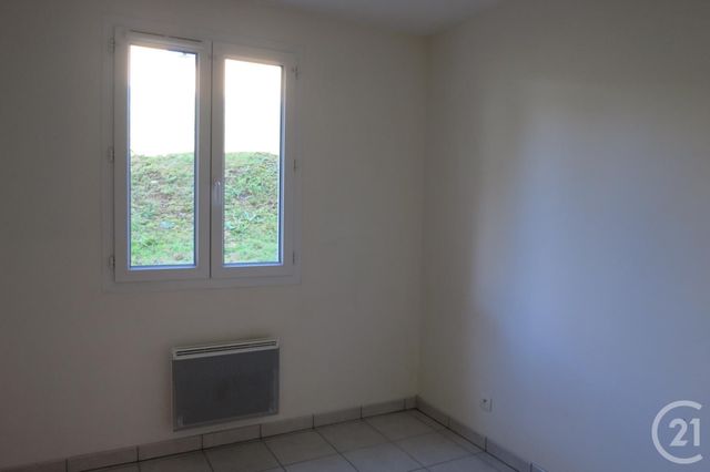 Afficher la photo en grand Appartement F2 à louer - 2 pièces - 38.0 m2 - MONTLUCON - 03 - AUVERGNE - Century 21 Pasquet Immobilier