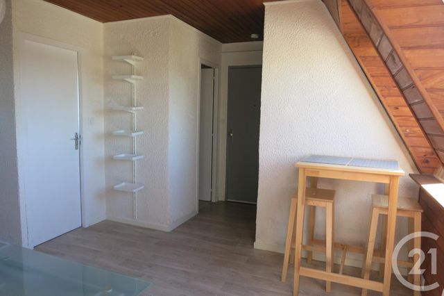Afficher la photo en grand Appartement F1 à louer - 1 pièce - 23.0 m2 - DESERTINES - 03 - AUVERGNE - Century 21 Pasquet Immobilier