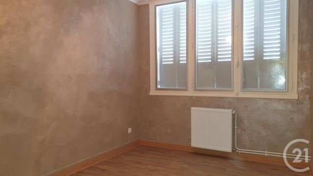 Afficher la photo en grand Appartement F3 à vendre - 3 pièces - 53.0 m2 - MONTLUCON - 03 - AUVERGNE - Century 21 Pasquet Immobilier