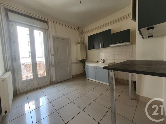 Afficher la photo en grand Appartement F3 à vendre - 4 pièces - 61.0 m2 - MONTLUCON - 03 - AUVERGNE - Century 21 Pasquet Immobilier