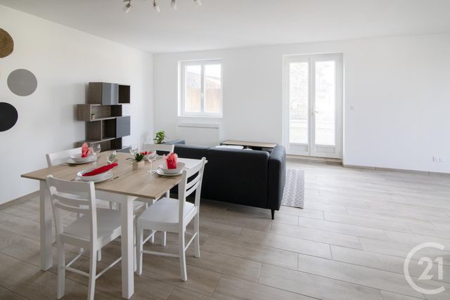 Afficher la photo en grand Appartement F4 à louer - 4 pièces - 71.75 m2 - MONTLUCON - 03 - AUVERGNE - Century 21 Pasquet Immobilier
