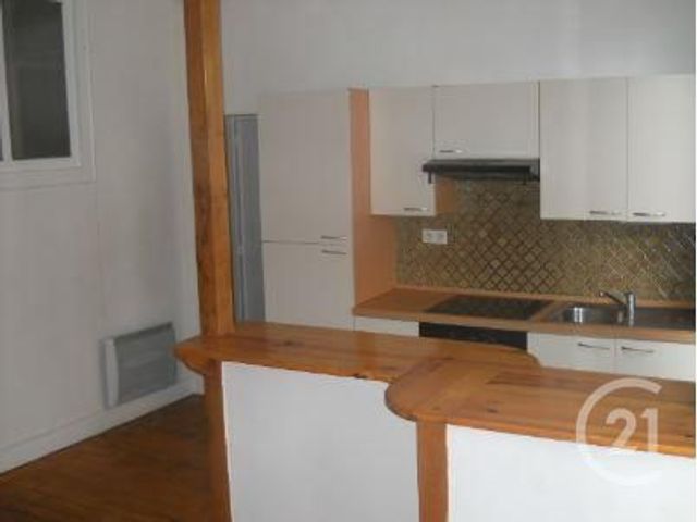 Afficher la photo en grand Appartement F4 à louer - 3 pièces - 92.0 m2 - MONTLUCON - 03 - AUVERGNE - Century 21 Pasquet Immobilier