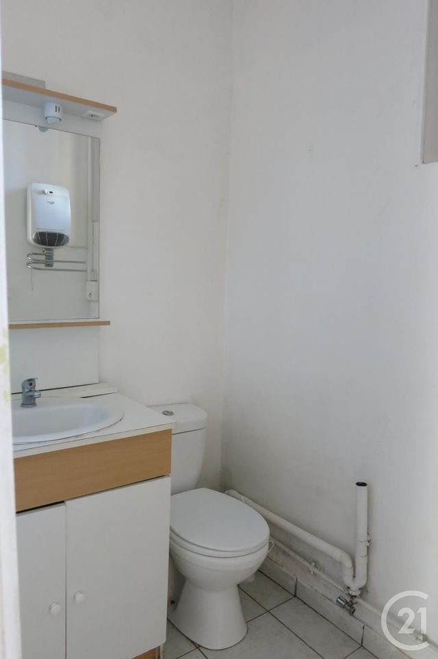 Afficher la photo en grand Appartement F2 à louer - 2 pièces - 53.0 m2 - MONTLUCON - 03 - AUVERGNE - Century 21 Pasquet Immobilier
