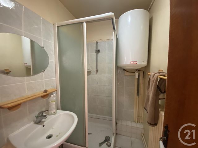 Afficher la photo en grand Appartement F3 à vendre - 5 pièces - 65.7 m2 - MONTLUCON - 03 - AUVERGNE - Century 21 Pasquet Immobilier