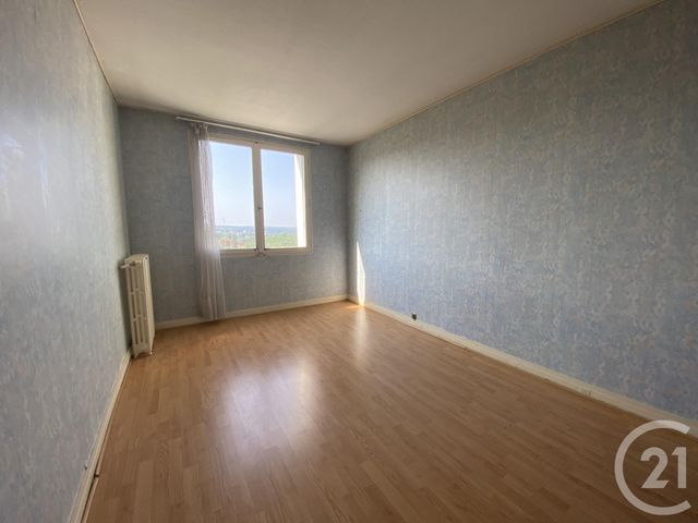 Afficher la photo en grand Appartement F3 à vendre - 5 pièces - 65.7 m2 - MONTLUCON - 03 - AUVERGNE - Century 21 Pasquet Immobilier