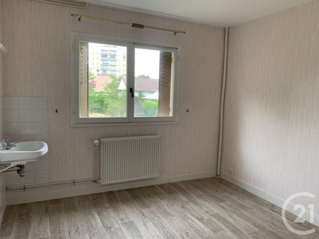 Afficher la photo en grand maison à louer - 11 pièces - 89.0 m2 - MONTLUCON - 03 - AUVERGNE - Century 21 Pasquet Immobilier