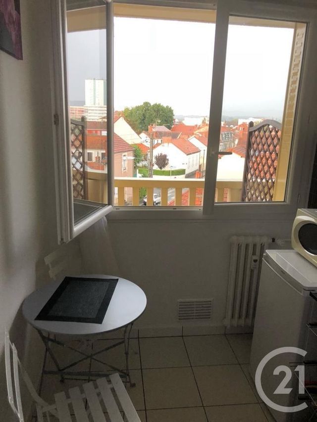 Afficher la photo en grand Appartement F1 à louer - 1 pièce - 25.9 m2 - MONTLUCON - 03 - AUVERGNE - Century 21 Pasquet Immobilier