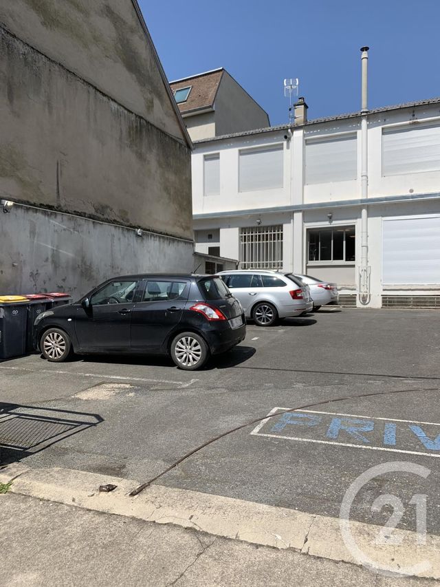 Afficher la photo en grand Appartement F2 à louer - 2 pièces - 60.0 m2 - MONTLUCON - 03 - AUVERGNE - Century 21 Pasquet Immobilier