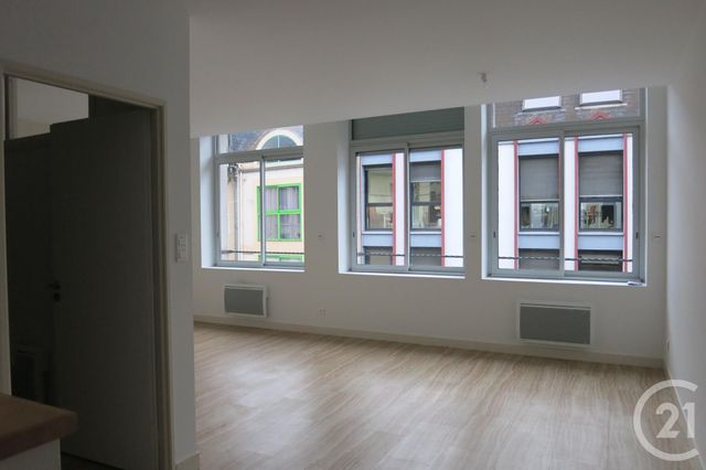 Afficher la photo en grand Appartement F2 à louer - 2 pièces - 60.0 m2 - MONTLUCON - 03 - AUVERGNE - Century 21 Pasquet Immobilier