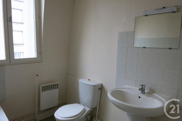 Afficher la photo en grand Appartement F1 à louer - 1 pièce - 30.0 m2 - MONTLUCON - 03 - AUVERGNE - Century 21 Pasquet Immobilier