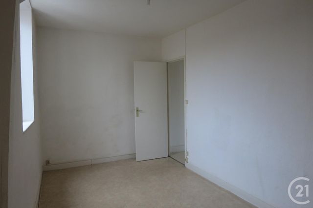 Afficher la photo en grand Appartement F1 à louer - 1 pièce - 30.0 m2 - MONTLUCON - 03 - AUVERGNE - Century 21 Pasquet Immobilier