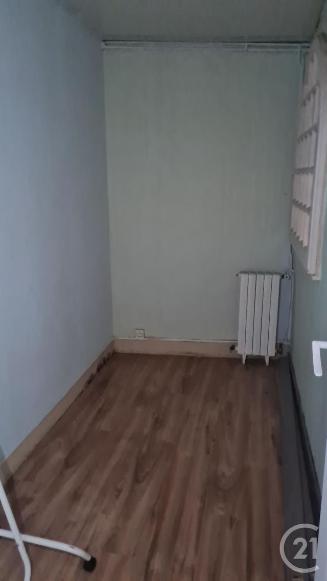 Appartement F3 à louer - 3 pièces - 80.0 m2 - MONTLUCON - 03 - AUVERGNE - Century 21 Pasquet Immobilier