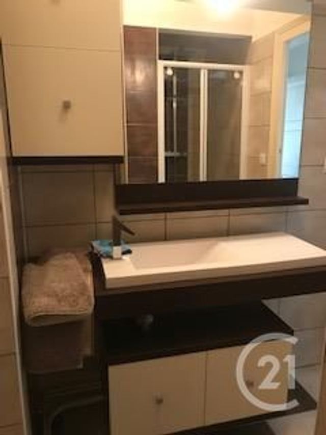 Appartement F1 à louer - 1 pièce - 33.0 m2 - MONTLUCON - 03 - AUVERGNE - Century 21 Pasquet Immobilier