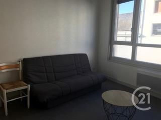 Appartement F1 à louer - 1 pièce - 33.0 m2 - MONTLUCON - 03 - AUVERGNE - Century 21 Pasquet Immobilier