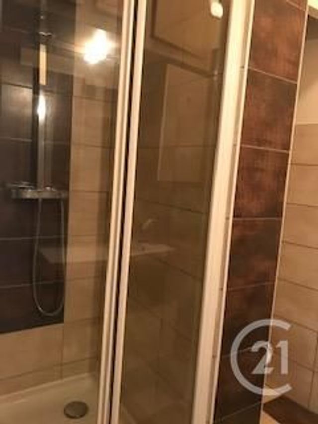 Appartement F1 à louer - 1 pièce - 33.0 m2 - MONTLUCON - 03 - AUVERGNE - Century 21 Pasquet Immobilier