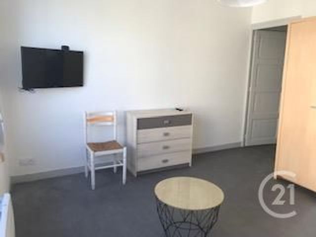 Appartement F1 à louer - 1 pièce - 33.0 m2 - MONTLUCON - 03 - AUVERGNE - Century 21 Pasquet Immobilier