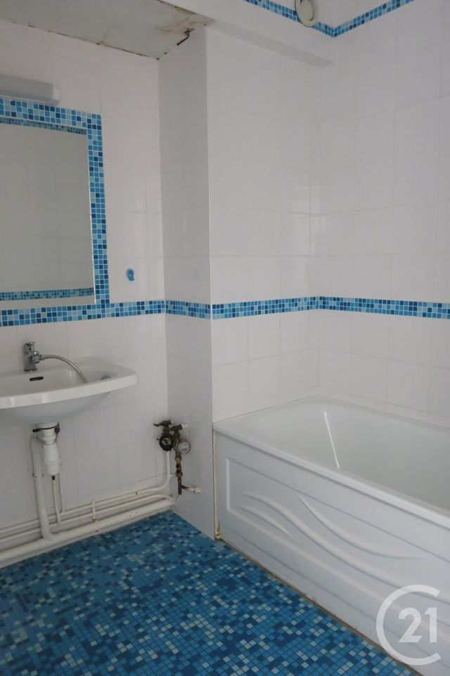 Appartement F2 à vendre - 2 pièces - 53.06 m2 - MONTLUCON - 03 - AUVERGNE - Century 21 Pasquet Immobilier