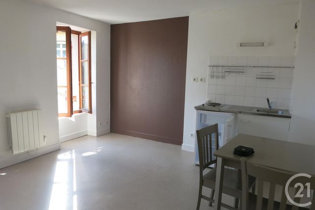 Appartement à louer - 2 pièces - 40.0 m2 - MONTLUCON - 03 - AUVERGNE - Century 21 Pasquet Immobilier