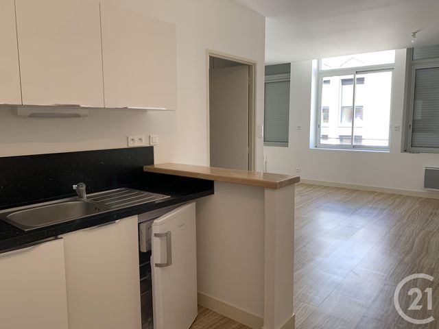 Appartement F2 à louer - 2 pièces - 60.0 m2 - MONTLUCON - 03 - AUVERGNE - Century 21 Pasquet Immobilier