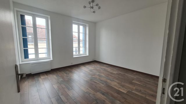 Appartement F2 à louer - 2 pièces - 50.0 m2 - MONTLUCON - 03 - AUVERGNE - Century 21 Pasquet Immobilier