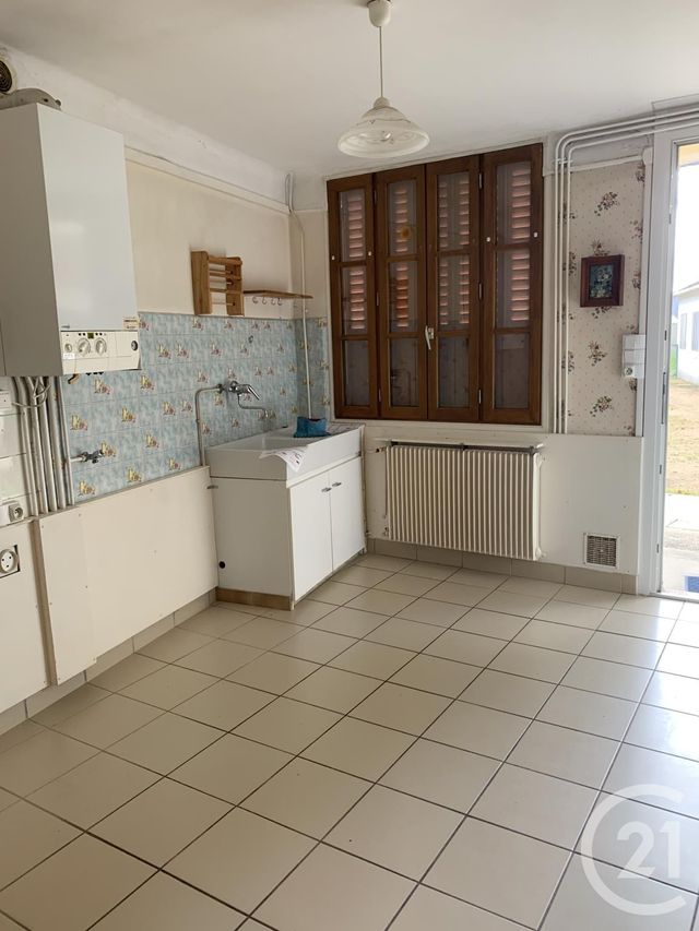 Appartement F5 à louer - 3 pièces - 61.0 m2 - COMMENTRY - 03 - AUVERGNE - Century 21 Pasquet Immobilier