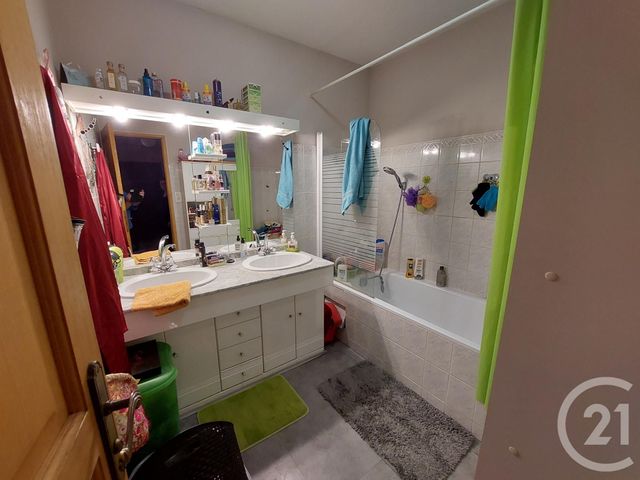 Appartement F3 à vendre - 3 pièces - 64.85 m2 - MONTLUCON - 03 - AUVERGNE - Century 21 Pasquet Immobilier