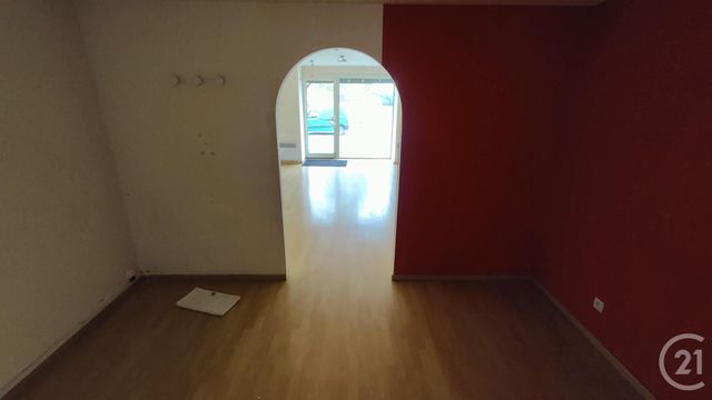 Afficher la photo en grand commerce à louer - 55.0 m2 - MONTLUCON - 03 - AUVERGNE - Century 21 Pasquet Immobilier