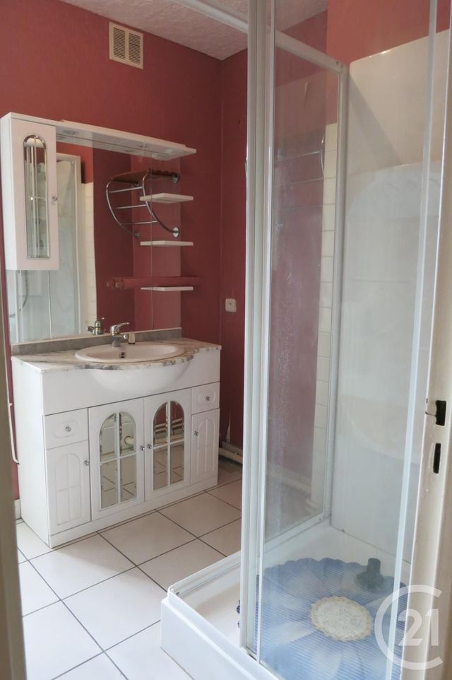 Appartement F3 à vendre - 3 pièces - 71.52 m2 - DESERTINES - 03 - AUVERGNE - Century 21 Pasquet Immobilier