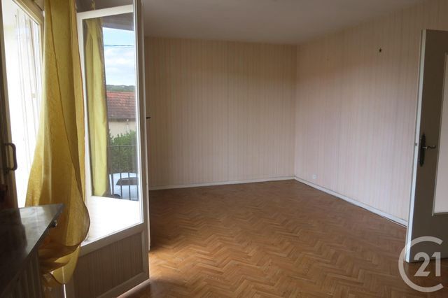 Appartement F3 à vendre - 3 pièces - 71.52 m2 - DESERTINES - 03 - AUVERGNE - Century 21 Pasquet Immobilier