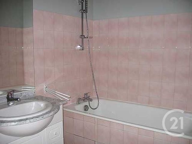 Appartement F3 à vendre - 4 pièces - 71.09 m2 - 03 - AUVERGNE - Century 21 Pasquet Immobilier