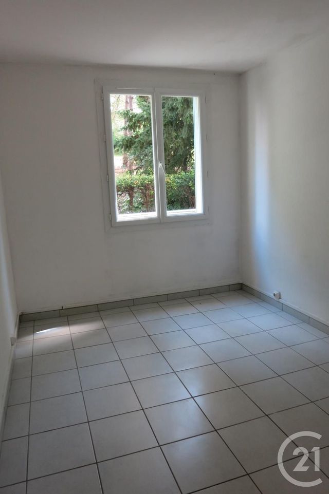 Appartement F5 à vendre - 5 pièces - 71.08 m2 - MONTLUCON - 03 - AUVERGNE - Century 21 Pasquet Immobilier